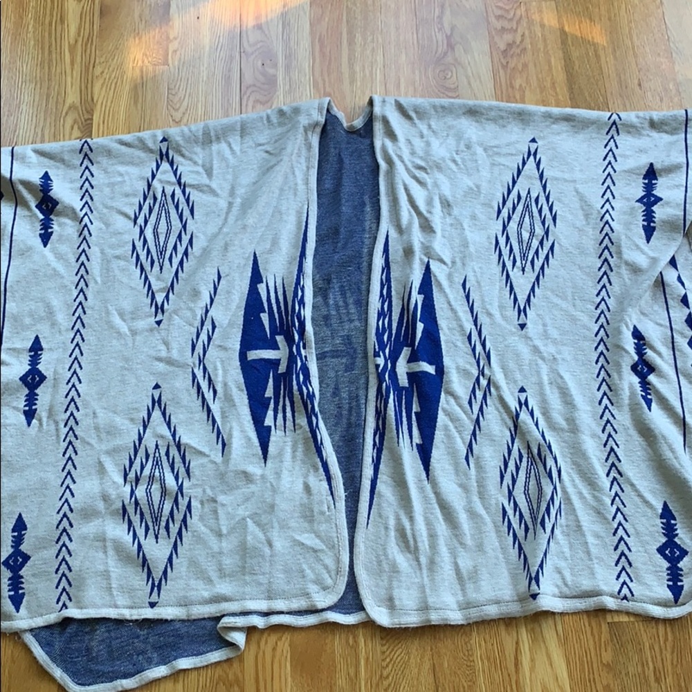 Sweater shawl/poncho